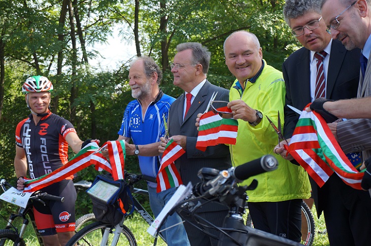 New EuroVelo 13 signposting to mark 25th Anniversary of the Pan-European Picnic 
